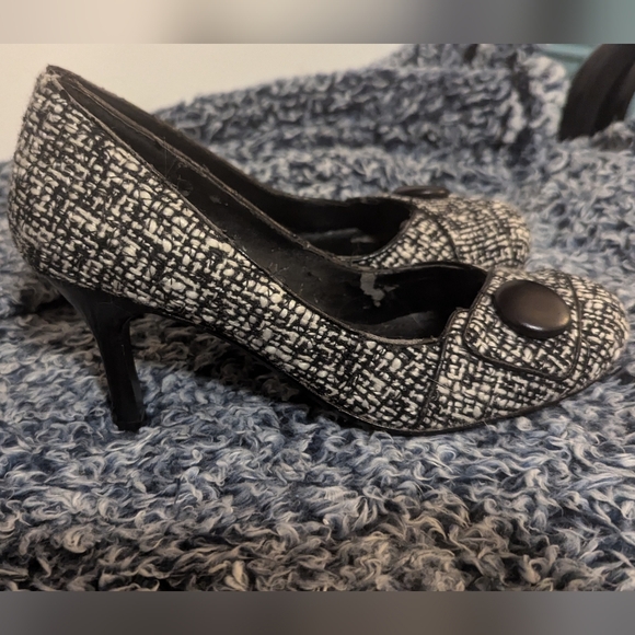 Steve Madden Tweed Heals - Picture 5 of 9